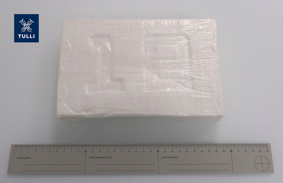 Tulli paljasti huumausaineiden maahantuontisarjan – takavarikkoon yhdeksän ja puoli kiloa kokaiinia ja yli 30 kiloa hasista ja marihuanaa